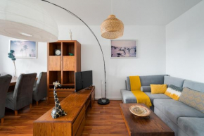 Metro Wilanowska 2-Bedroom Apartment